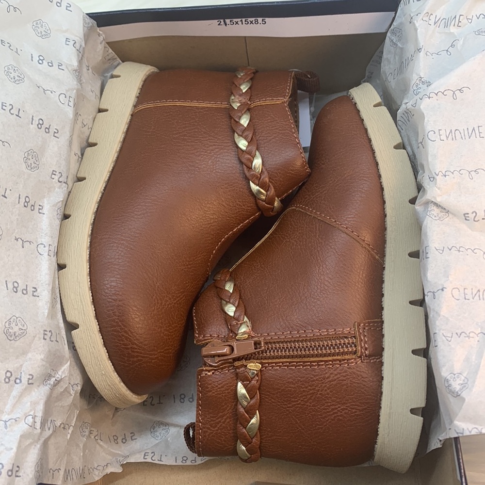 OshKosh B'gosh® Pattie Toddler Girls' Ankle Boots - Picture 2 of 12